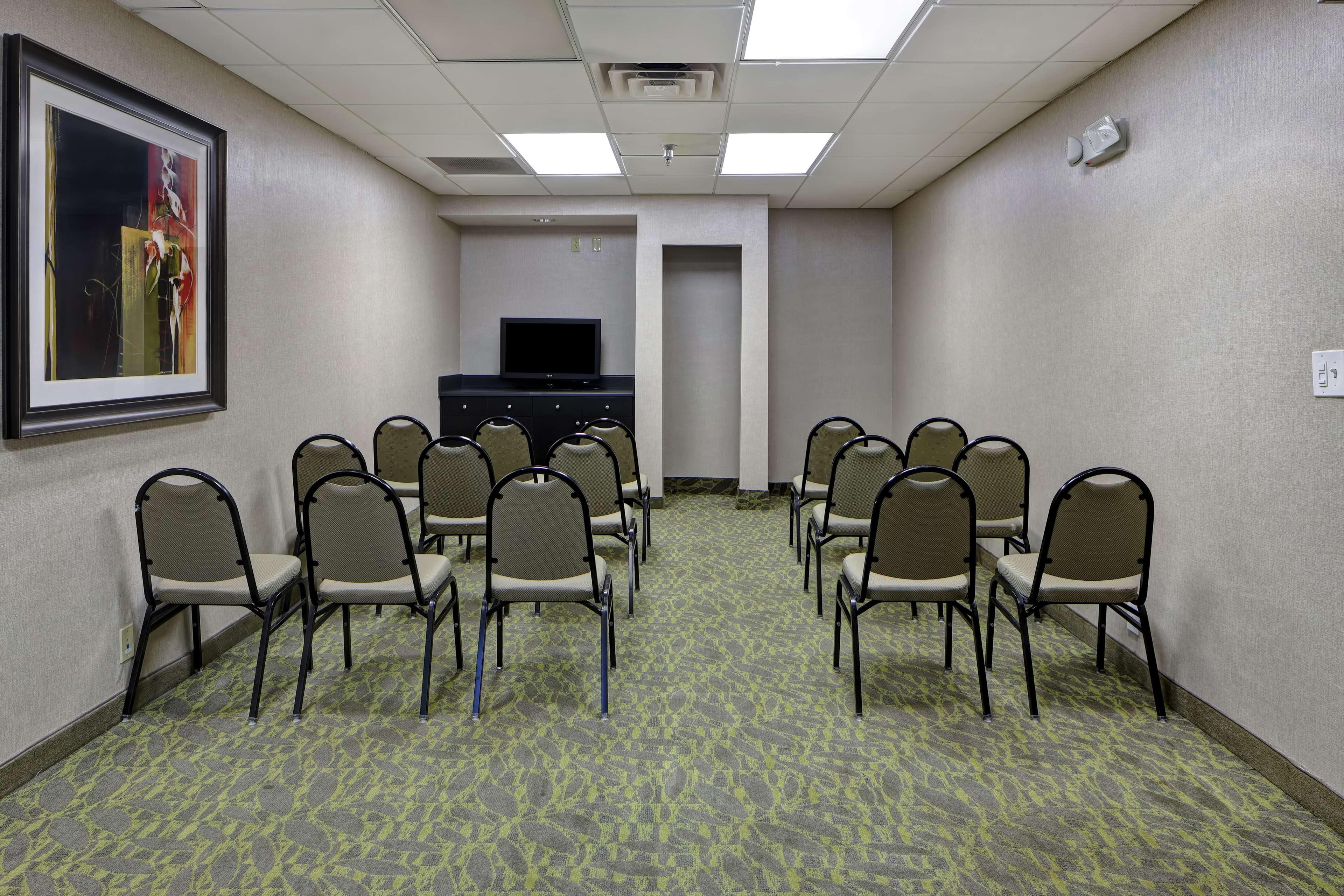 Hampton Inn Atlanta-Woodstock Exterior photo